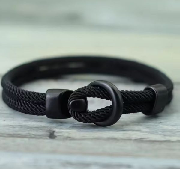 bracelet cordon noir