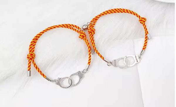 bracelet menotté orange